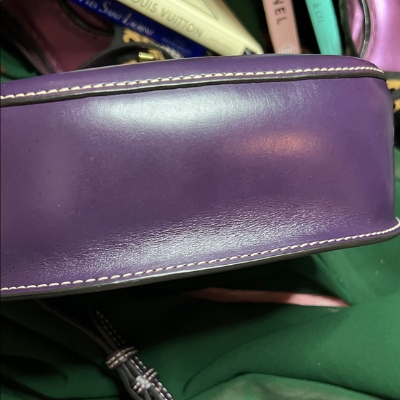 Dooney & Bourke Alto Collection Purple Leather Happy Saddlebag Crossbody-BEAUTY! - Picture 3 of 5